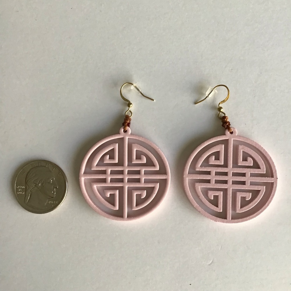 NEW Medallion Earrings Asian-Style Pink Lacquer Open Work Tagua Nut Lightweight - Picture 10 of 14